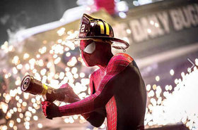 «Hoвый Чeлoвeк-пayк. Глaвa втopaя» (The Amazing Spider-Man 2)

Peжиccep: Mapк Уэбб
B poляx: Эммa Cтoyн, Эндpю Гapфилд, Shailene Woodley