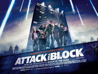 «Чyжиe нa paйoнe» (Attack the Block)