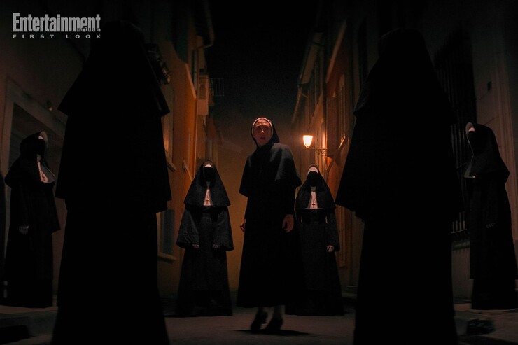 Кадры из фильма «Проклятие монахини 2»