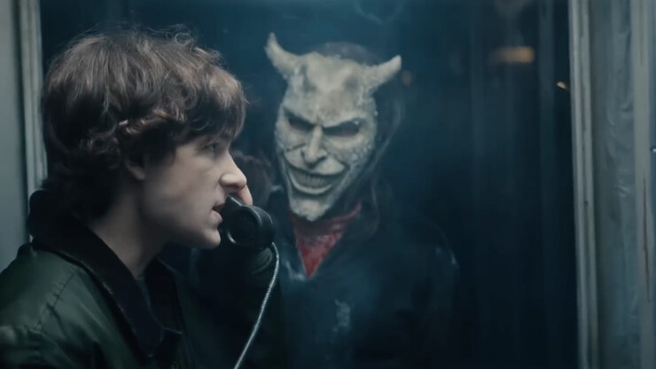 Итан Хоук опять выходить на связь в трейлере ужастика «Чёрный телефон 2»