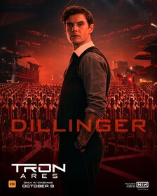 Постеры фильма «Трон: Арес»