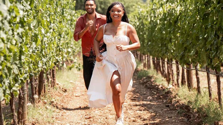 Чёрная Русалочка и герцог из «Бриджертонов» нашли друг друга в трейлере романтической комедии «Ты, я и Тоскана»