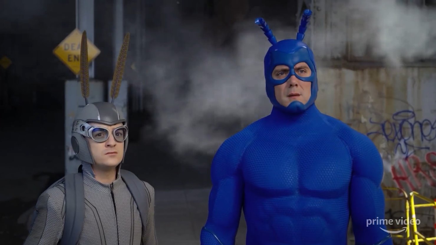 Tick the things. Тик Супергерой. Тик 2 сезон. Тик герой сериал 2017 трейлер. The Tick мультсериал.